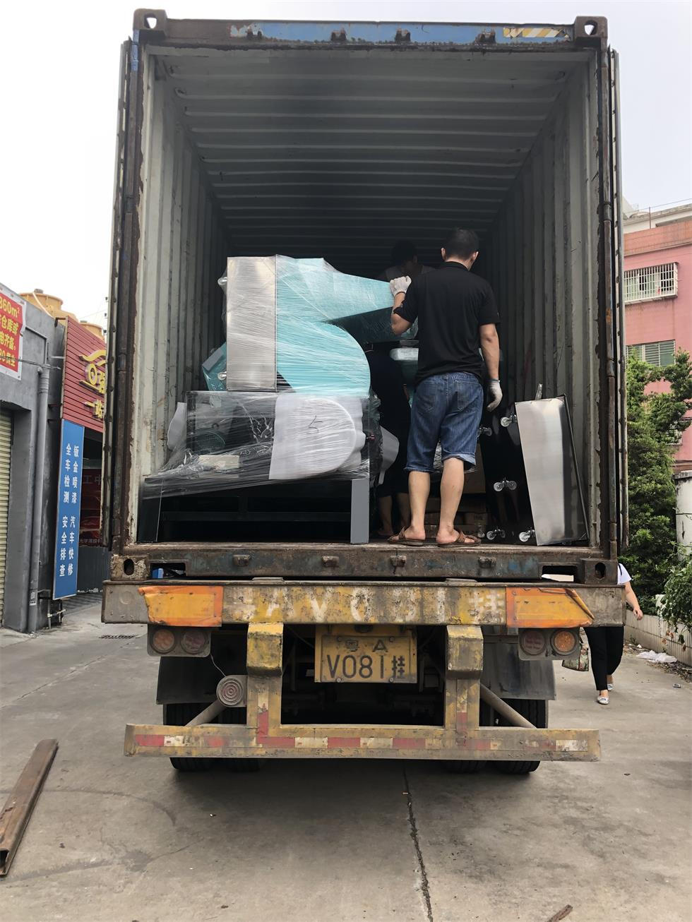 40’ kontena dimuatkan untuk Uzbekistan