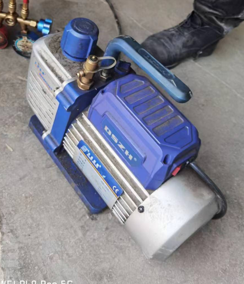 Tutorial Pengecasan Bahan Sejuk Industrial Chiller